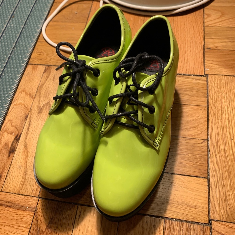 YRU Strange cvlt platforms